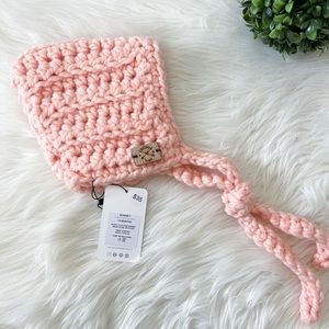 0-6 Months Crochet Pixie Bonnet, Snow Peach Chunky Bonnet, baby Handmade bonnet